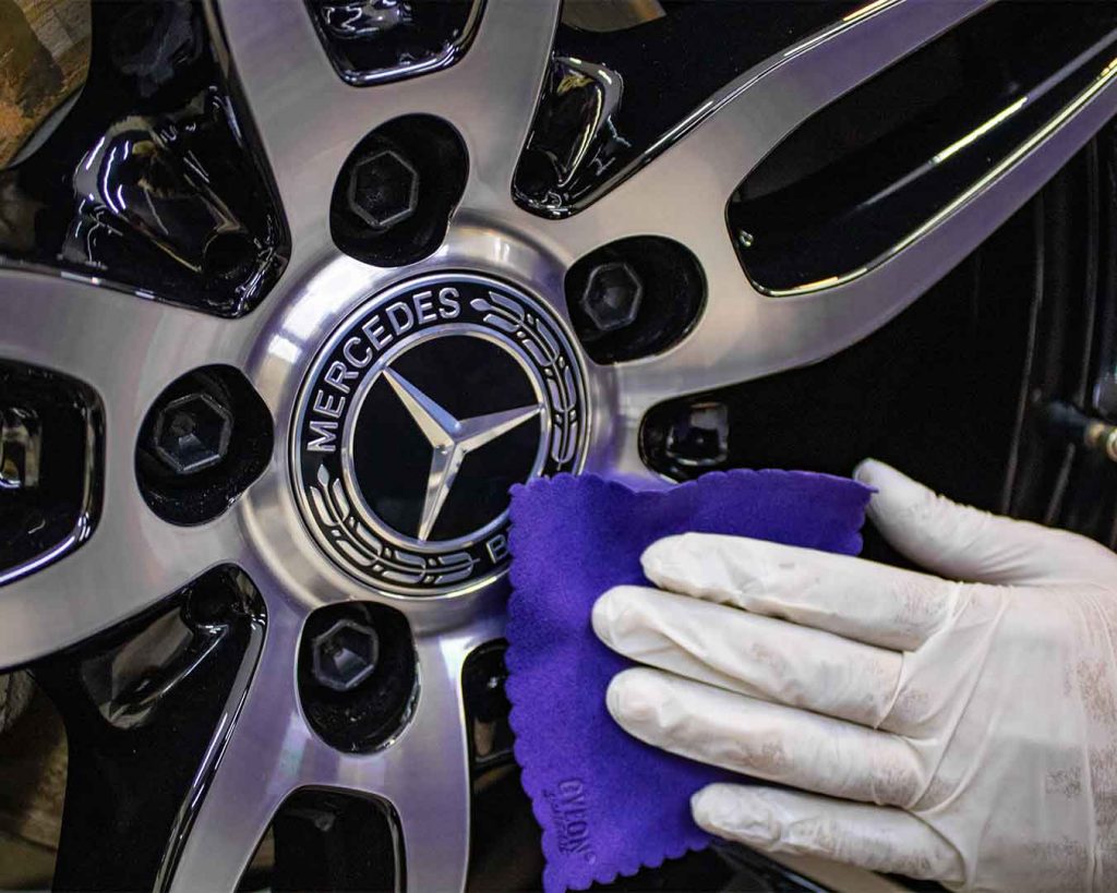 Gyeon_rim_coating_application Application of gyeon rim coating. Applied to mercedes e class rim.